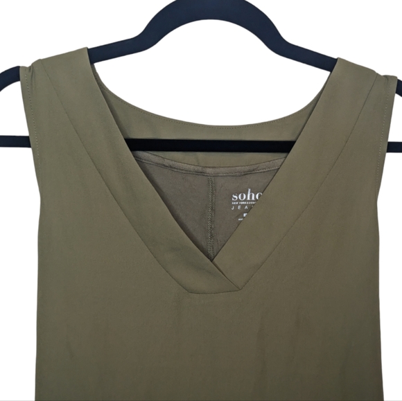 Soho New York & Company Olive Green V-Neck Tank Top 🌿✨ - Picture 4 of 8